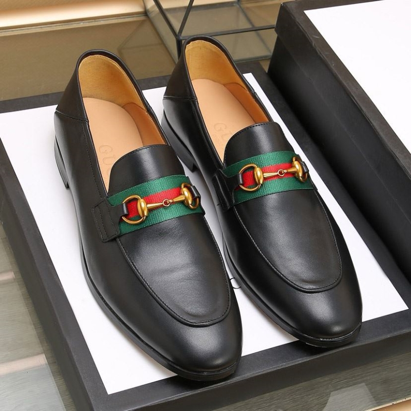 G*u*i leather shoes